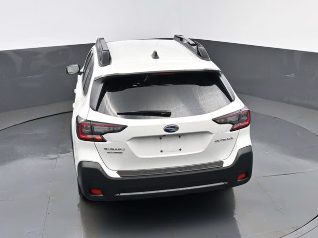 2025 Crystal White Pearl Subaru Outback Premium AWD SUV