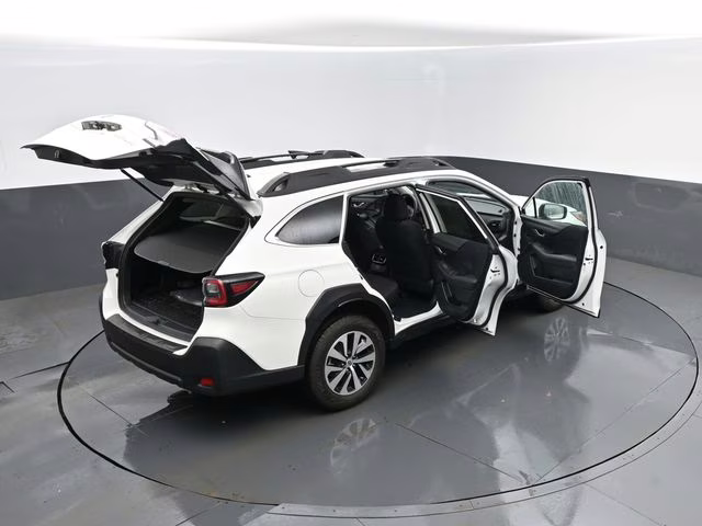 2025 Crystal White Pearl Subaru Outback Premium AWD SUV