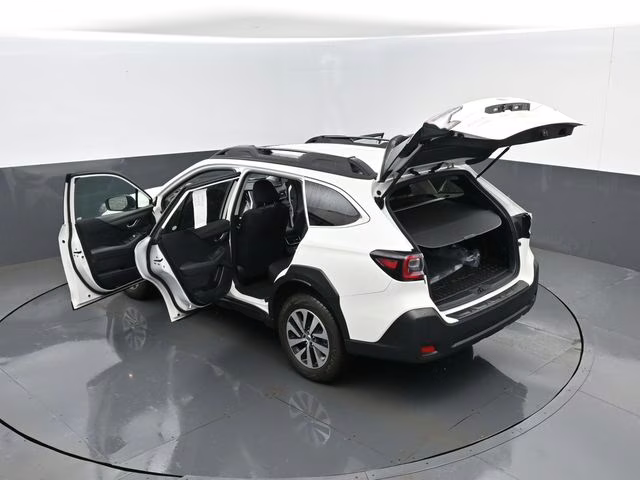 2025 Crystal White Pearl Subaru Outback Premium AWD SUV