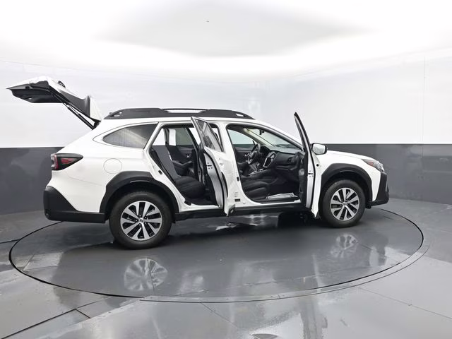 2025 Crystal White Pearl Subaru Outback Premium AWD SUV