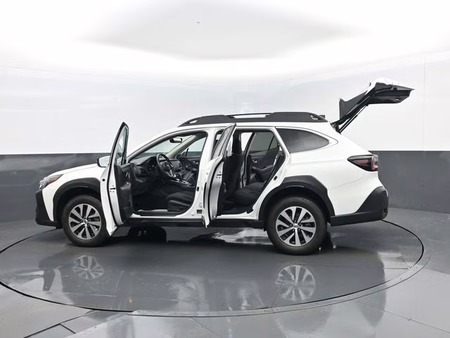 2025 Crystal White Pearl Subaru Outback Premium AWD SUV
