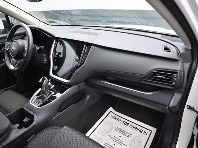 2025 Crystal White Pearl Subaru Outback Premium AWD SUV