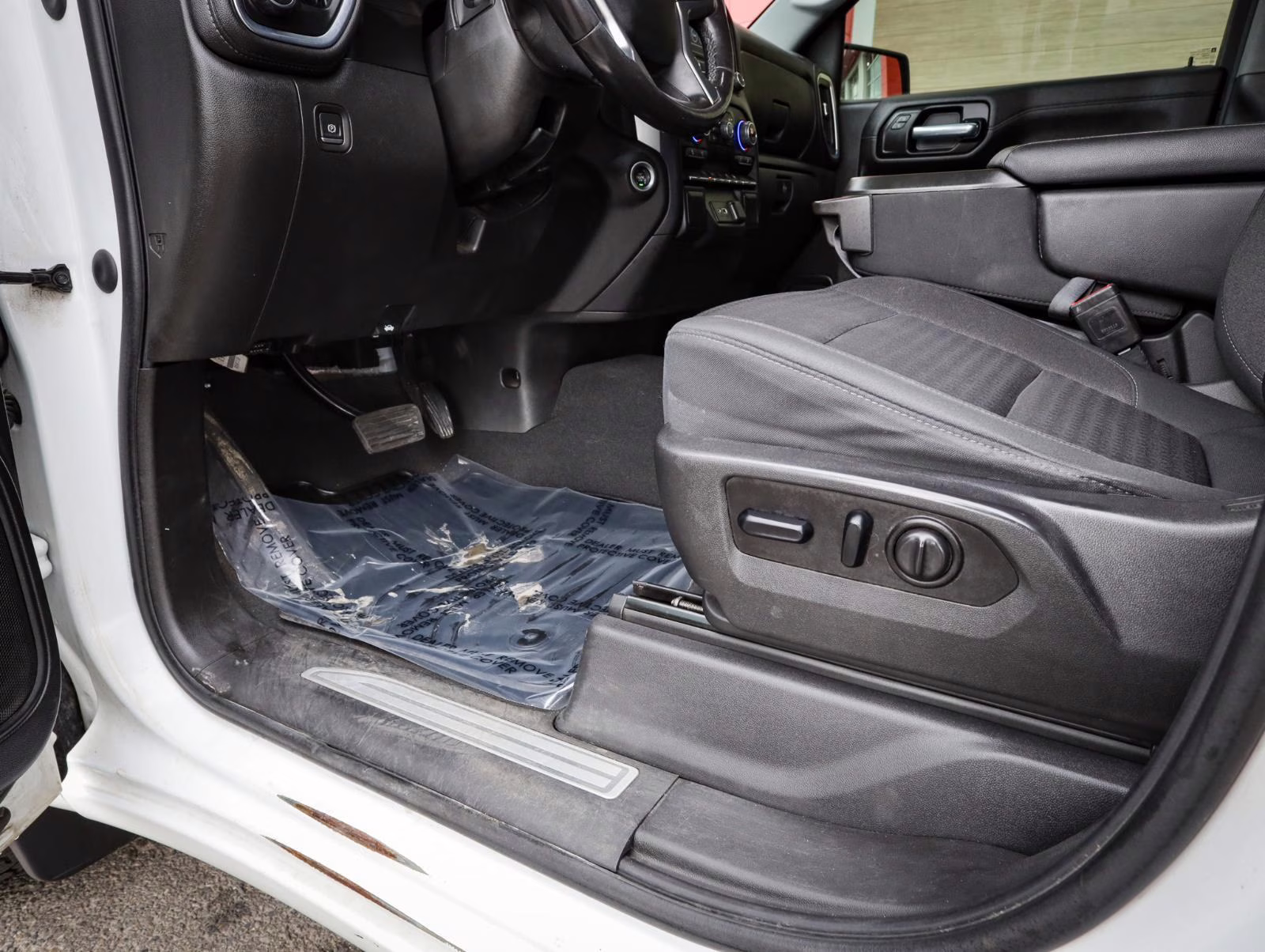 2021 Summit White Chevrolet Silverado 1500 LT 4X4 Truck