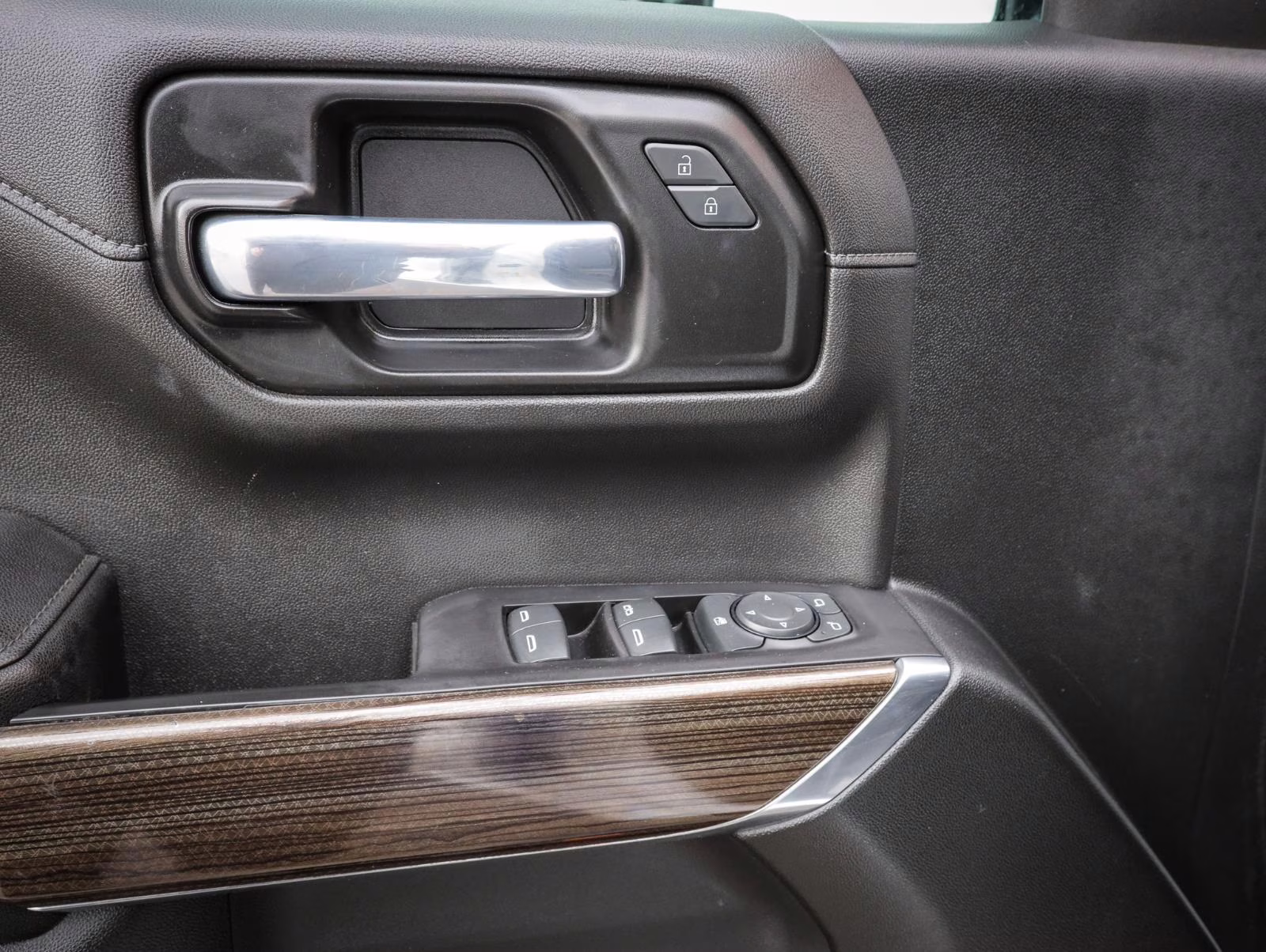 2021 Summit White Chevrolet Silverado 1500 LT 4X4 Truck