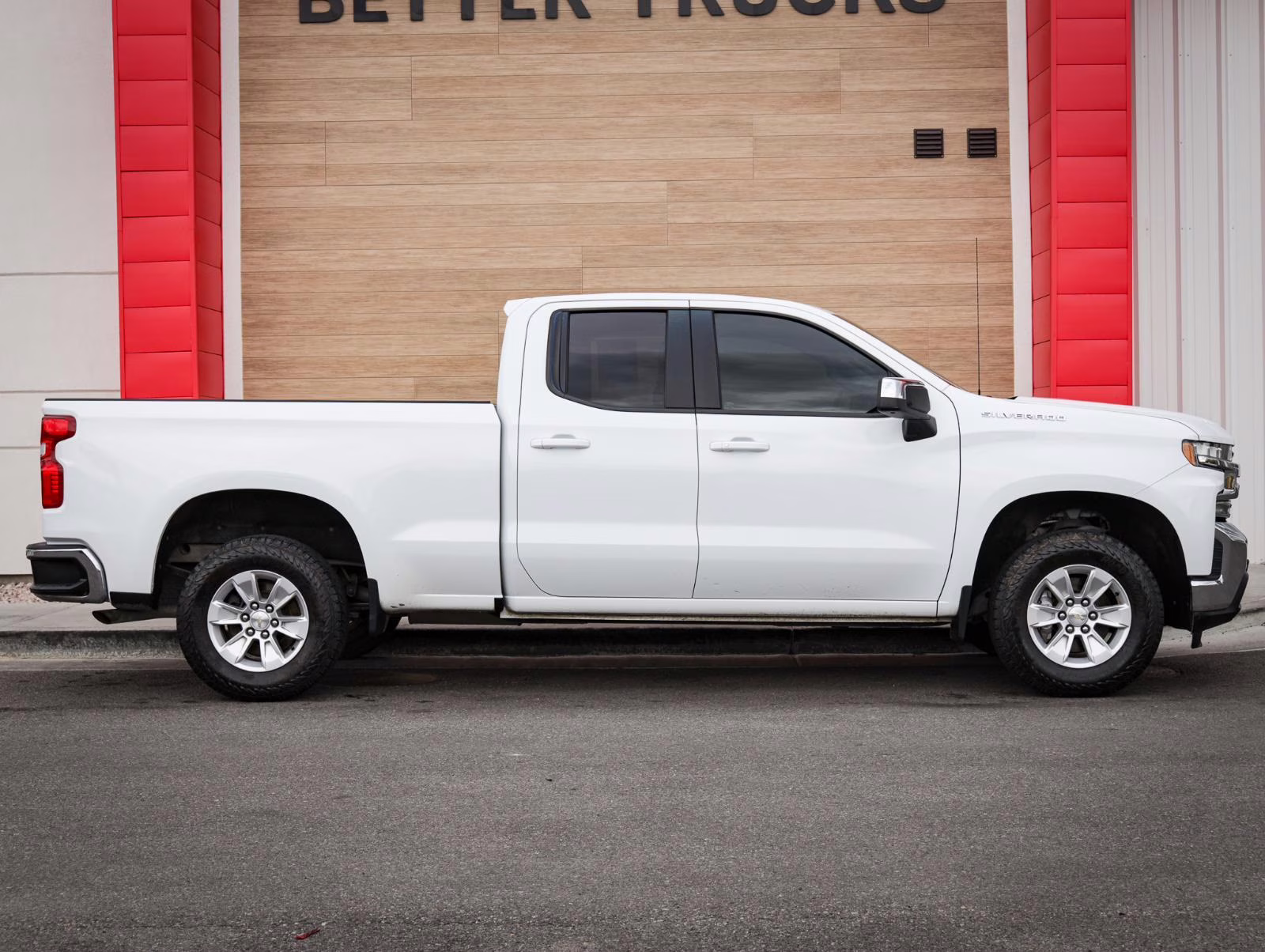 2021 Summit White Chevrolet Silverado 1500 LT 4X4 Truck
