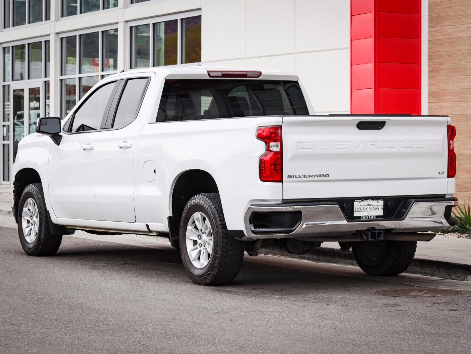 2021 Summit White Chevrolet Silverado 1500 LT 4X4 Truck