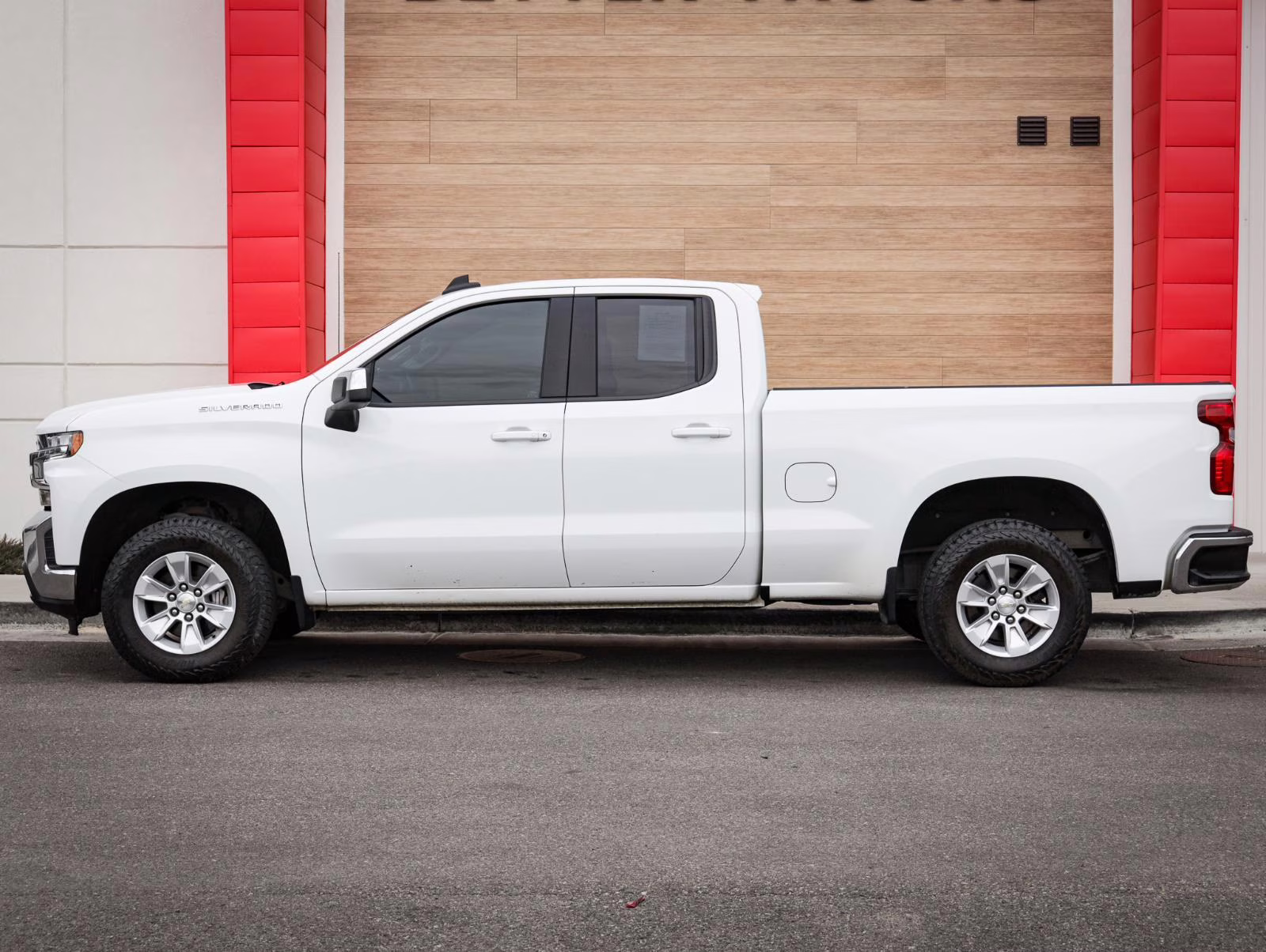 2021 Summit White Chevrolet Silverado 1500 LT 4X4 Truck