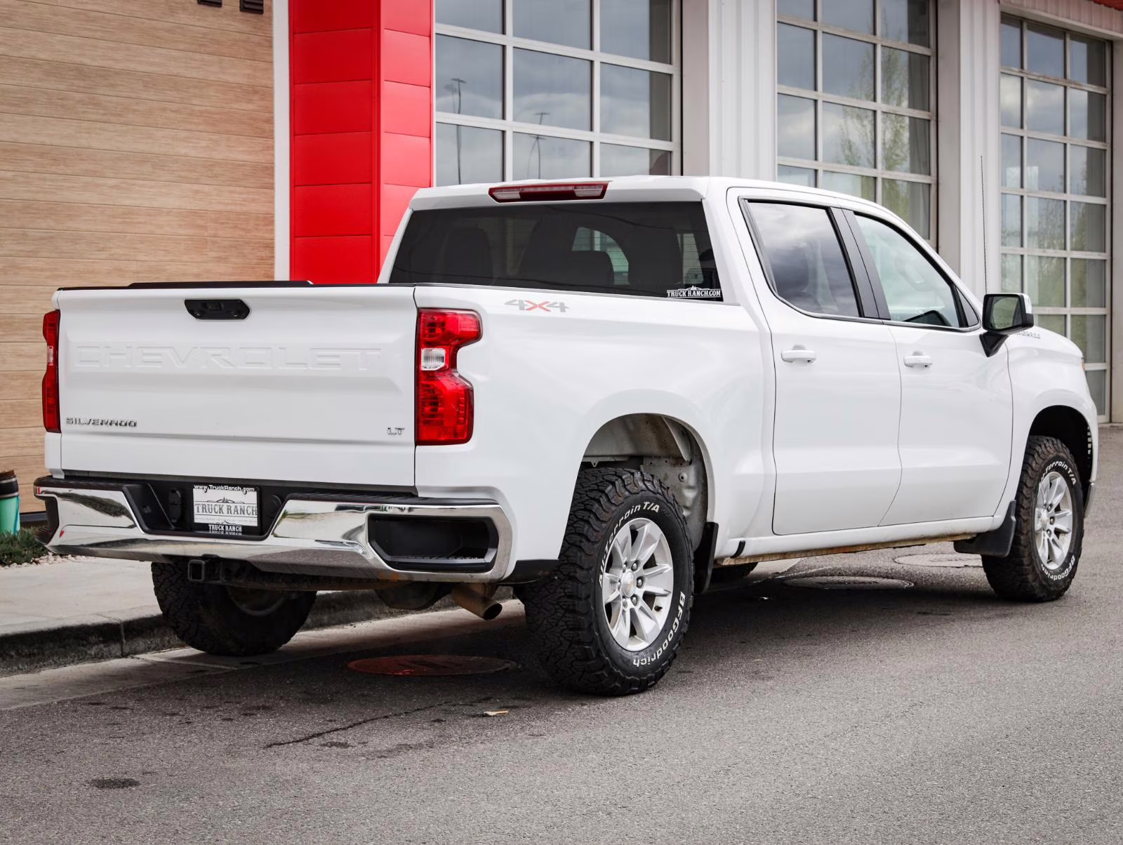 2023 Summit White Chevrolet Silverado 1500 LT 4X4 Truck