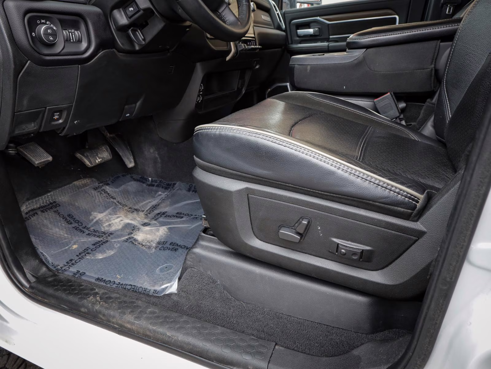 2023 Bright White Clearcoat Ram 2500 Laramie 4X4 Truck