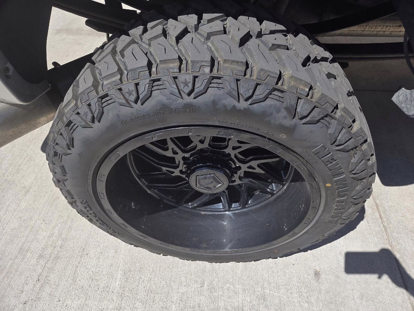 2016 Ingot Silver Metallic Ford Super Duty F-350 SRW Lariat 4X4 Truck