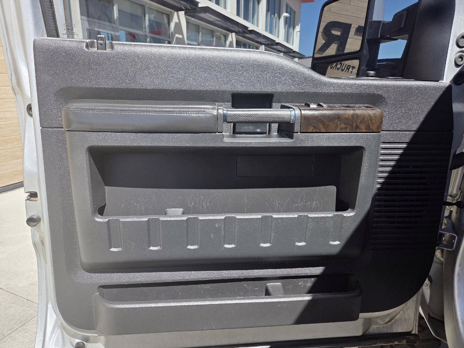 2016 Ingot Silver Metallic Ford Super Duty F-350 SRW Lariat 4X4 Truck