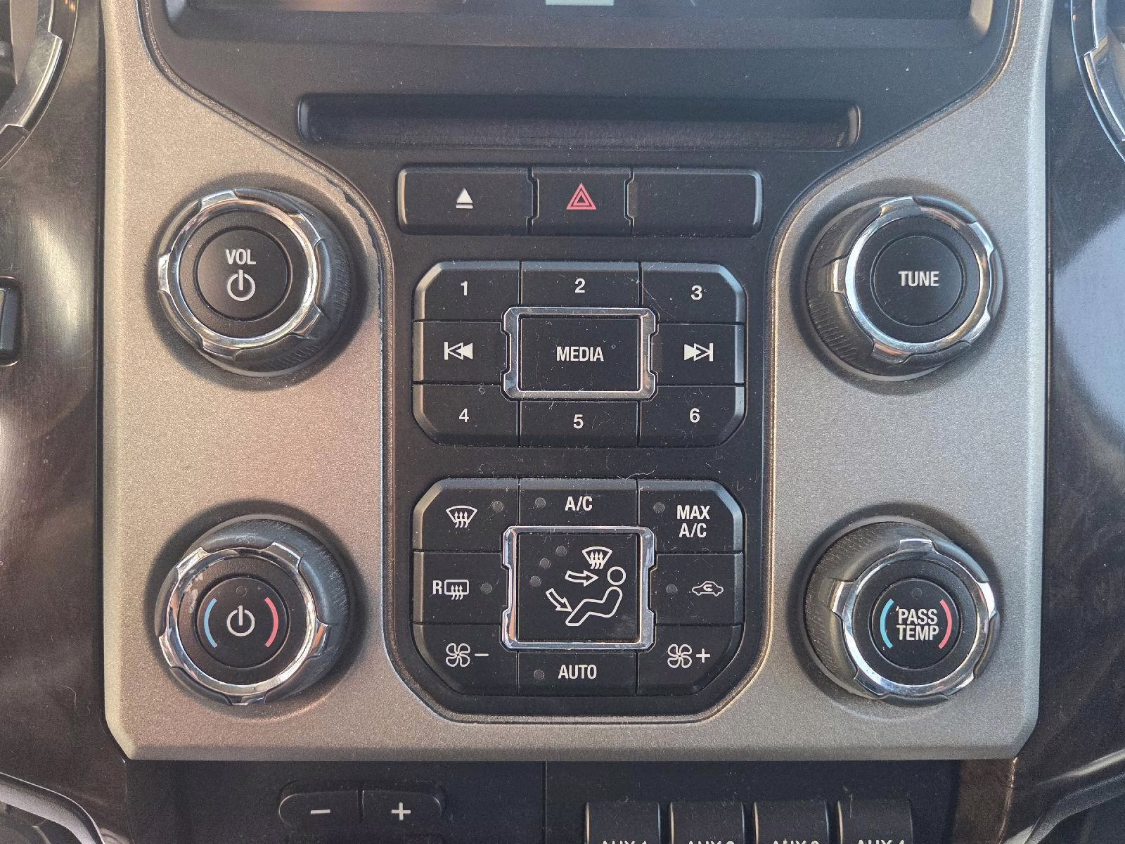 2016 Ingot Silver Metallic Ford Super Duty F-350 SRW Lariat 4X4 Truck