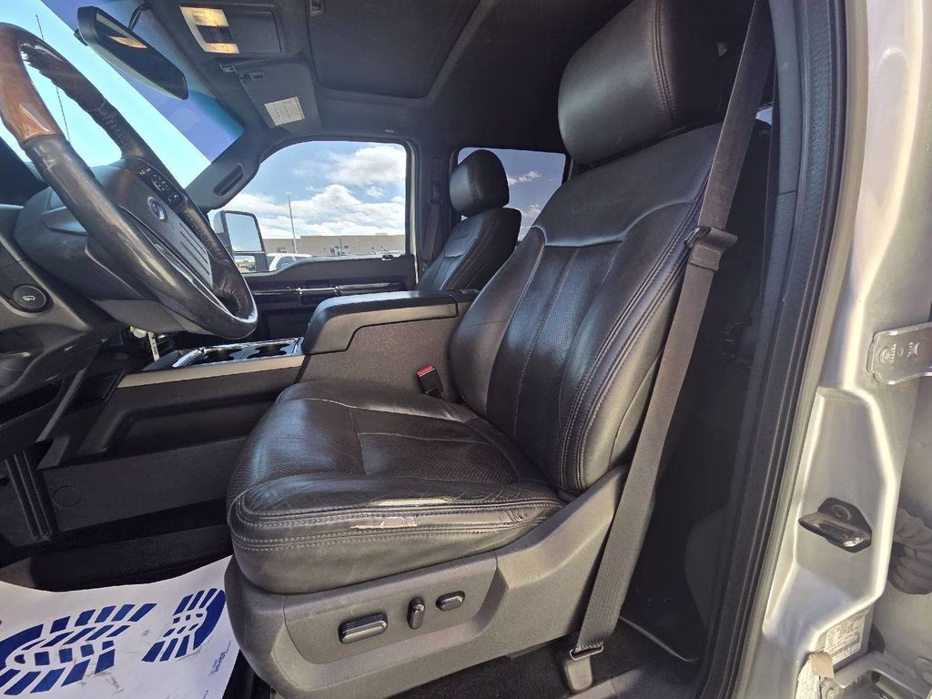 2016 Silver Ford Super Duty F-350 SRW Platinum 4X4 Truck