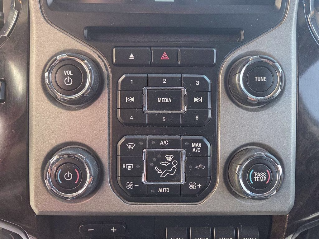 2016 Silver Ford Super Duty F-350 SRW Platinum 4X4 Truck