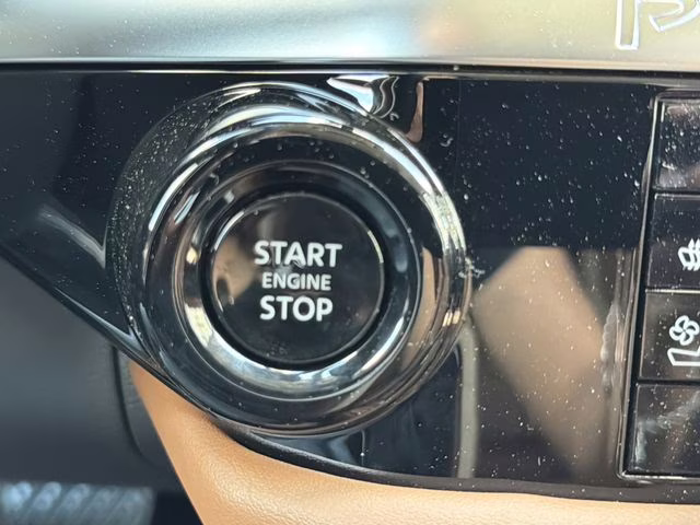 2026 Everest White Pearl/Black Nissan Pathfinder Platinum 4X4 SUV