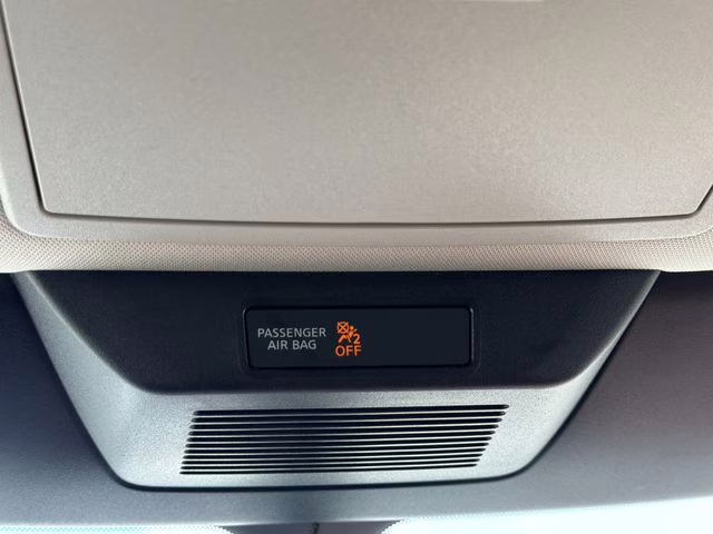 2026 Everest White Pearl/Black Nissan Pathfinder Platinum 4X4 SUV