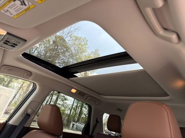 2026 Everest White Pearl/Black Nissan Pathfinder Platinum 4X4 SUV