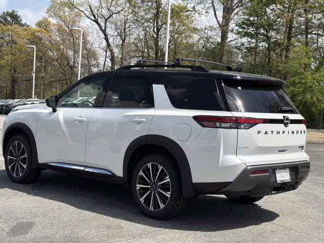 2026 Everest White Pearl/Black Nissan Pathfinder Platinum 4X4 SUV