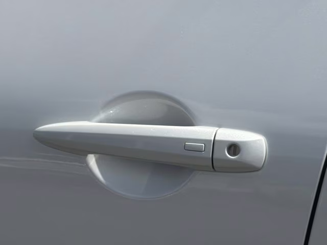 2026 Everest White Pearl/Black Nissan Pathfinder Platinum 4X4 SUV