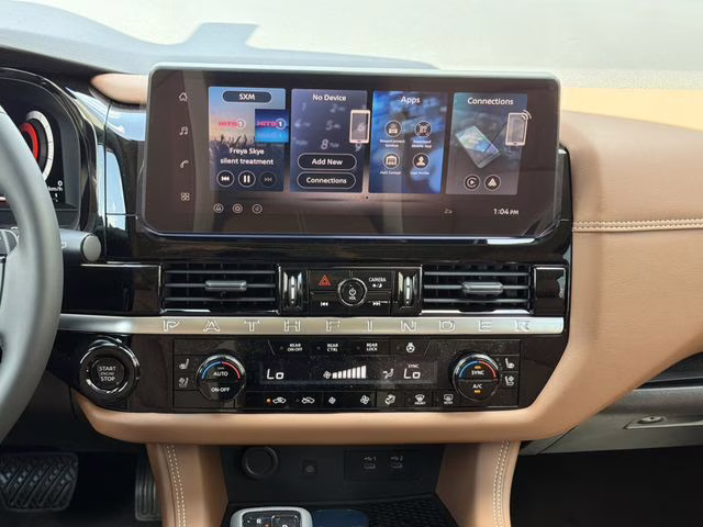 2026 Everest White Pearl/Black Nissan Pathfinder Platinum 4X4 SUV