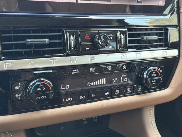 2026 Everest White Pearl/Black Nissan Pathfinder Platinum 4X4 SUV