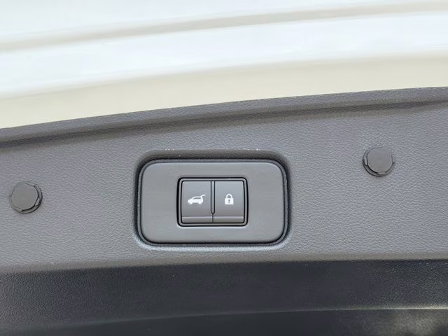 2026 Everest White Pearl/Black Nissan Pathfinder Platinum 4X4 SUV