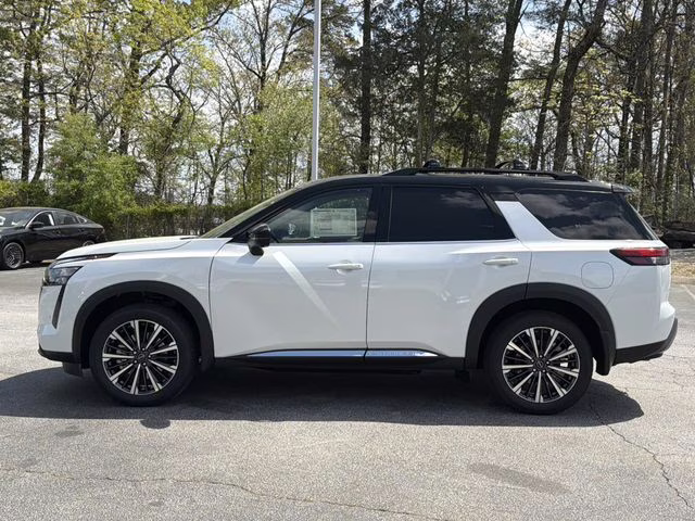2026 Everest White Pearl/Black Nissan Pathfinder Platinum 4X4 SUV
