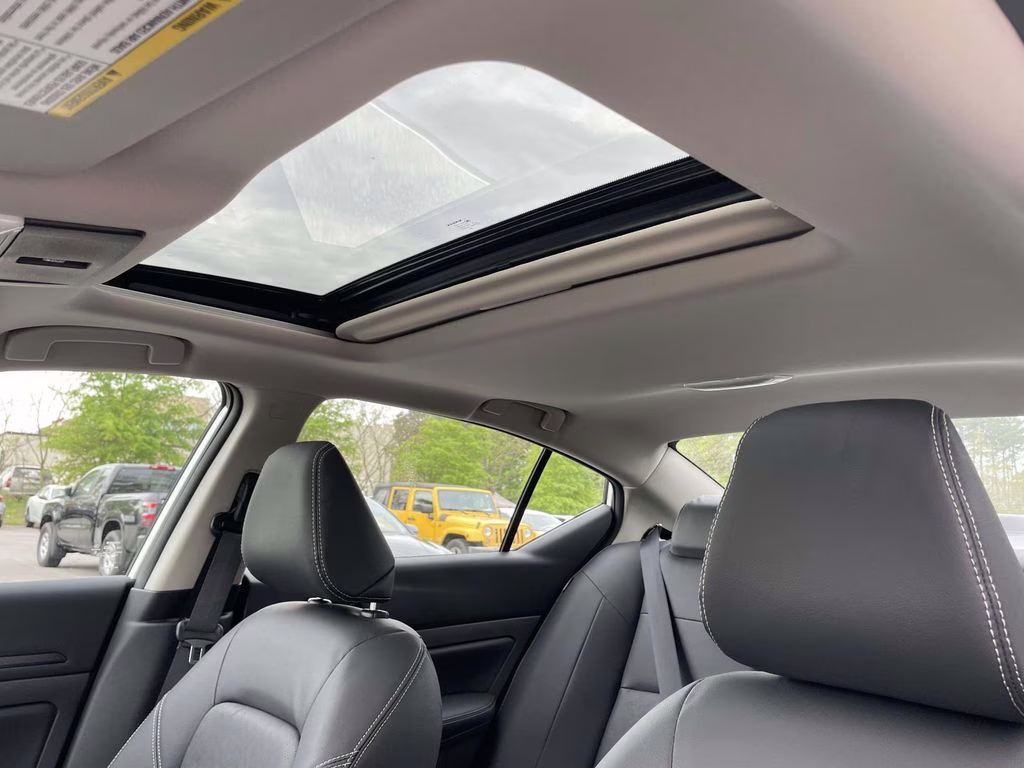 2026 Pearl White Tricoat Nissan Altima 2.5 SV FWD Sedan