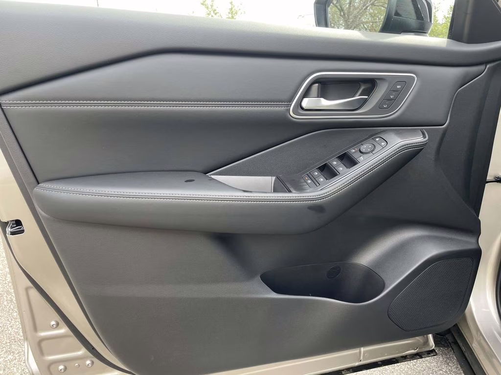 2026 Champagne Silver Metallic Nissan Rogue Platinum AWD SUV