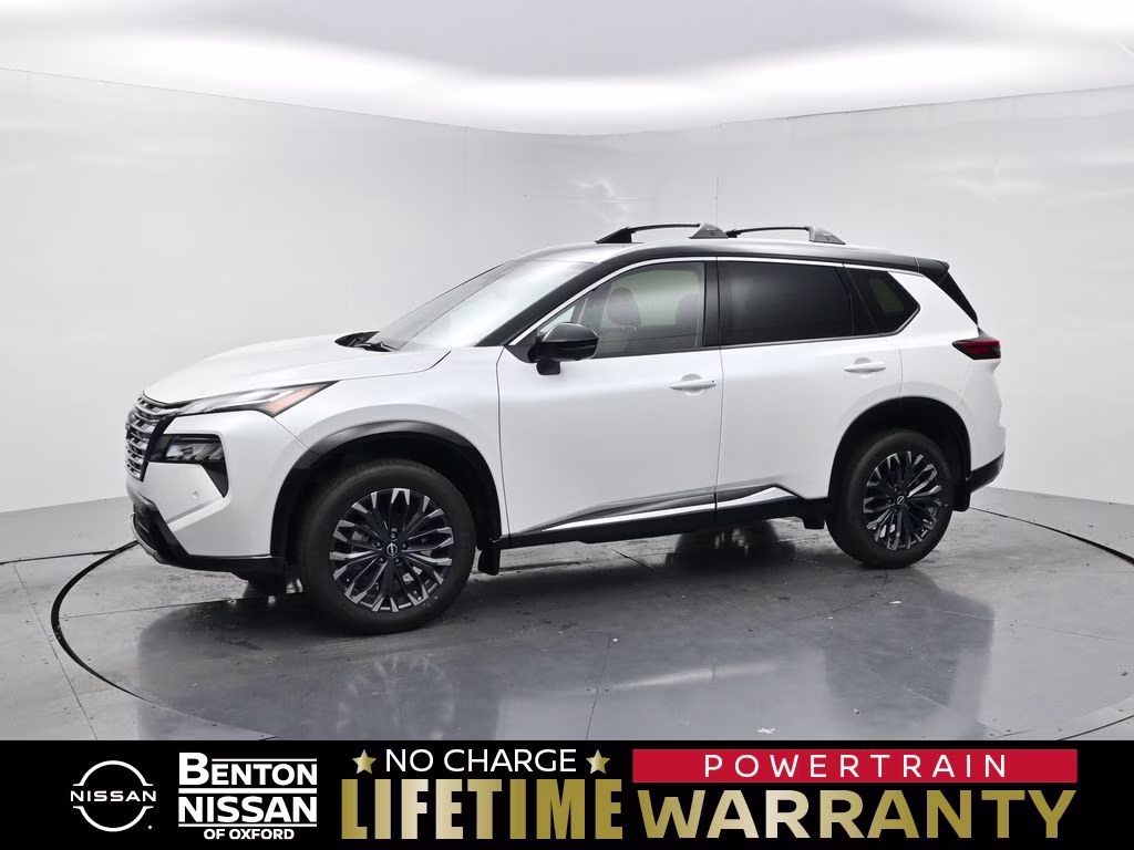 2026 Everest White Pearl/Super Black Nissan Rogue Platinum AWD SUV