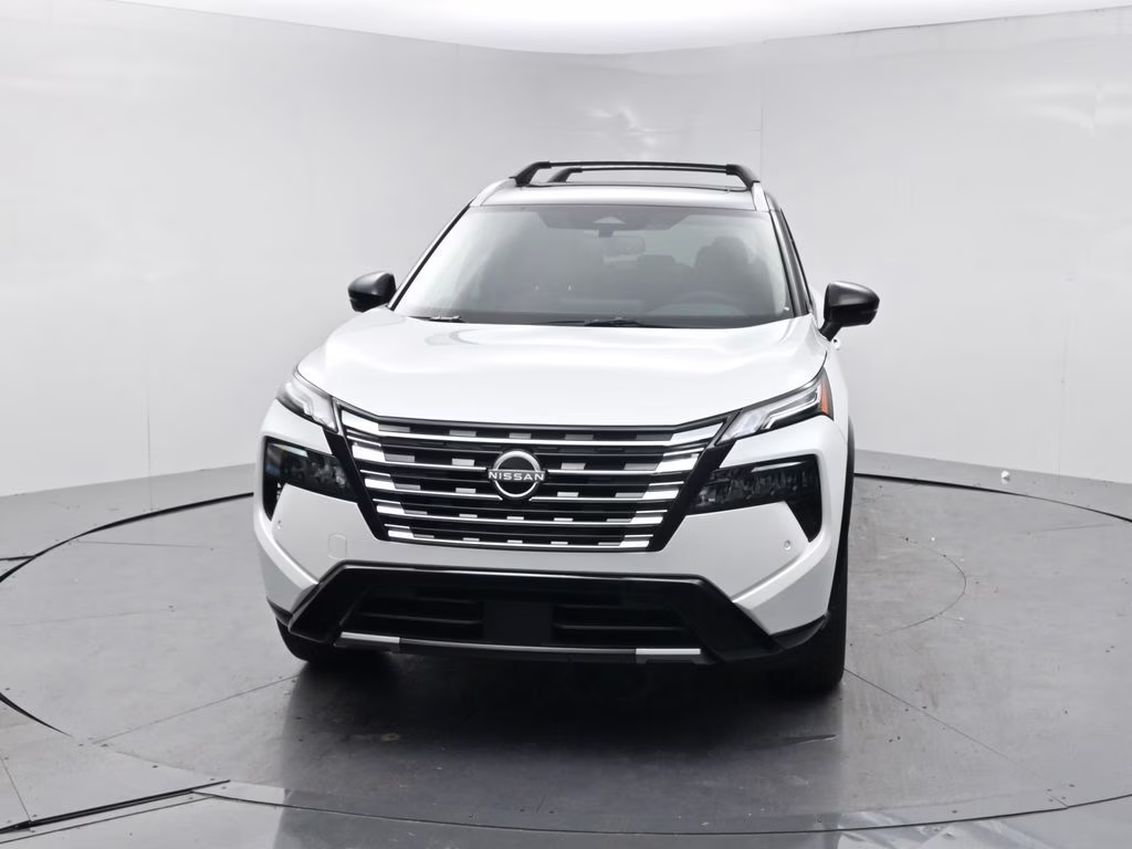 2026 Everest White Pearl/Super Black Nissan Rogue Platinum AWD SUV