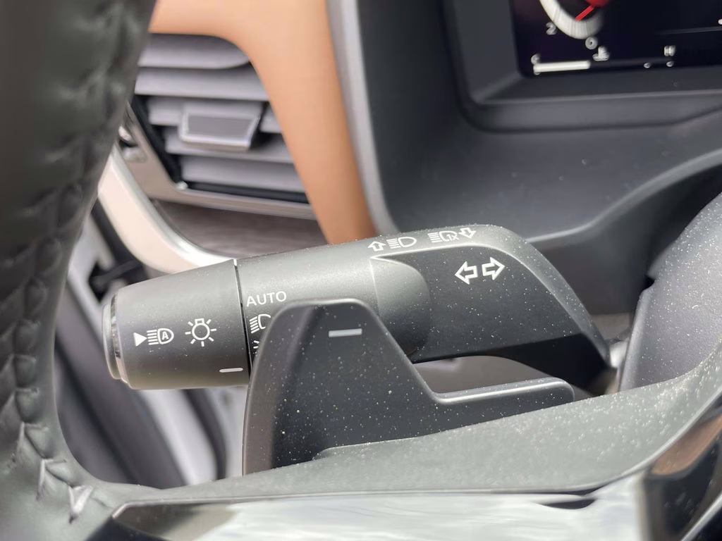 2026 Everest White Pearl/Super Black Nissan Rogue Platinum AWD SUV