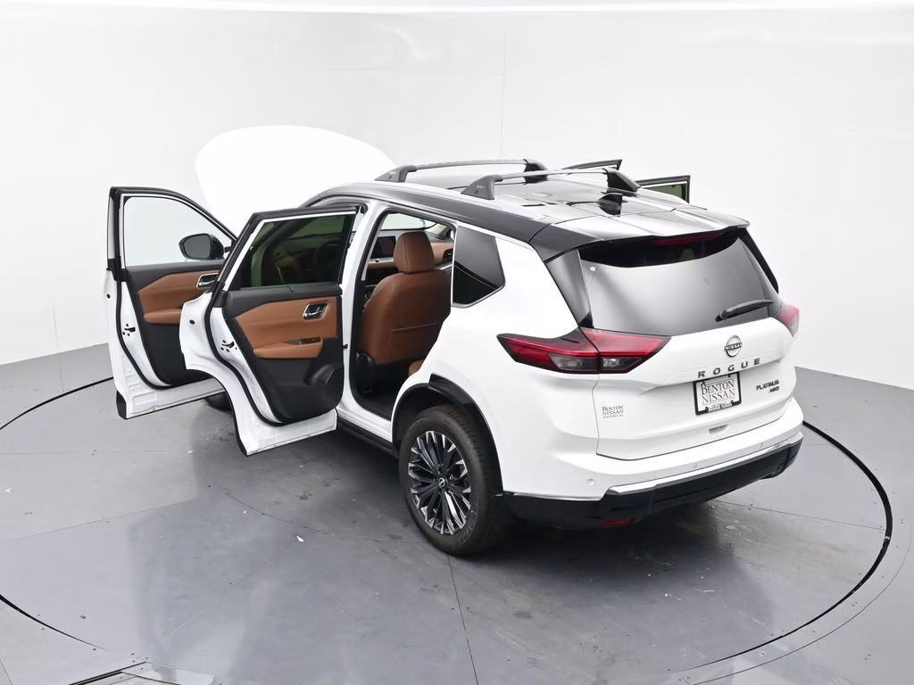 2026 Everest White Pearl/Super Black Nissan Rogue Platinum AWD SUV