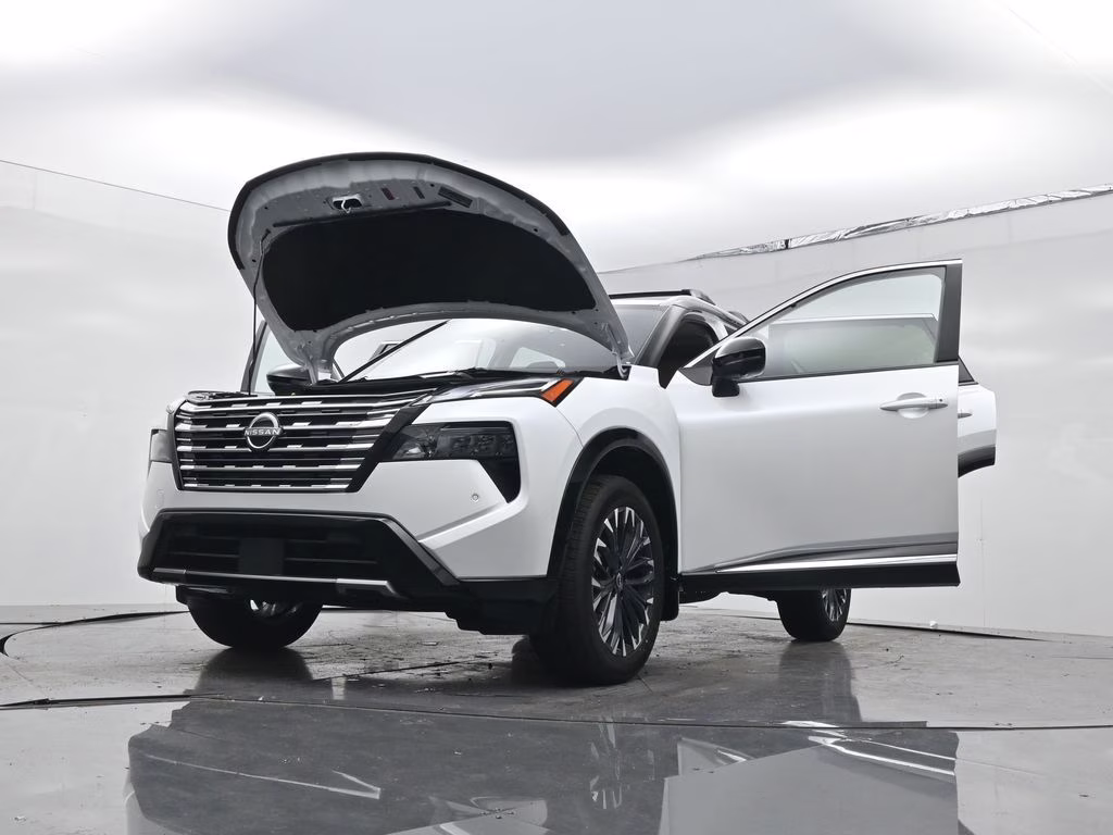 2026 Everest White Pearl/Super Black Nissan Rogue Platinum AWD SUV