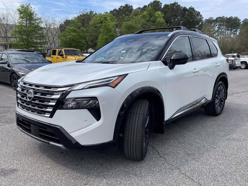 2026 Everest White Pearl/Super Black Nissan Rogue Platinum AWD SUV
