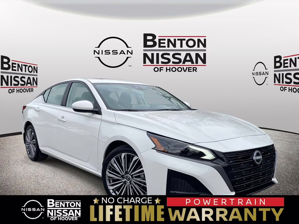 2026 Pearl White Tricoat Nissan Altima 2.5 SV FWD Sedan