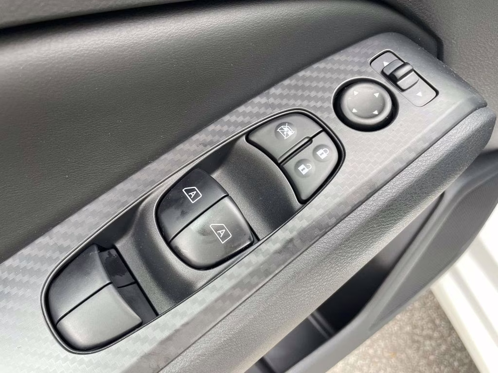 2026 Pearl White Tricoat Nissan Altima 2.5 SV FWD Sedan