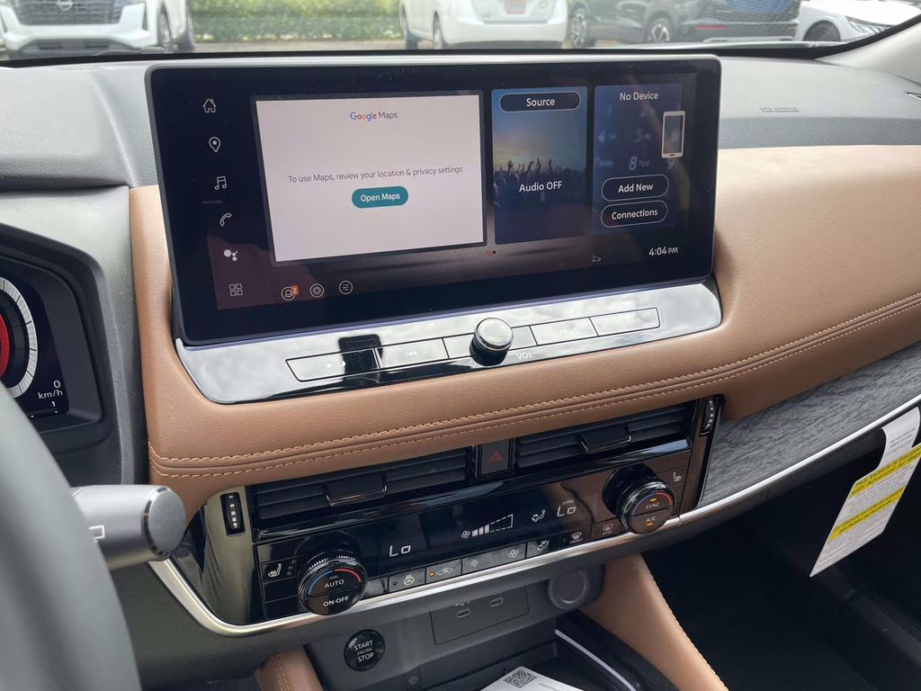 2026 Everest White Pearl/Super Black Nissan Rogue Platinum AWD SUV