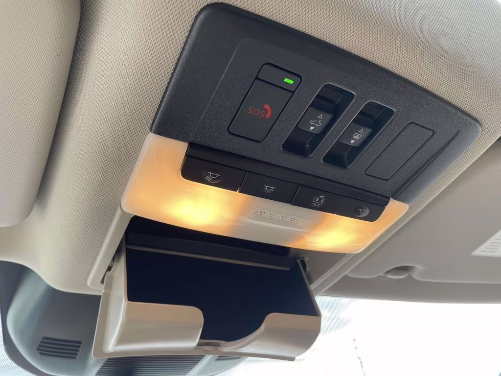 2026 Everest White Pearl/Super Black Nissan Rogue Platinum AWD SUV