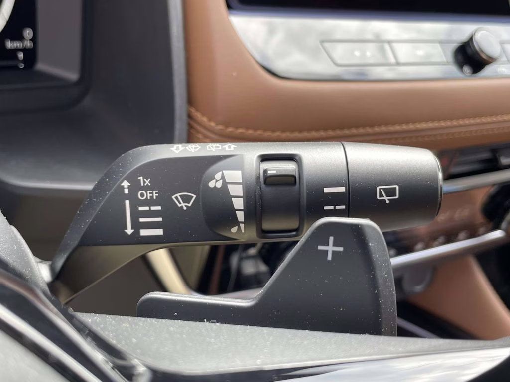 2026 Everest White Pearl/Super Black Nissan Rogue Platinum AWD SUV