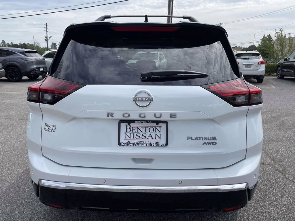 2026 Everest White Pearl/Super Black Nissan Rogue Platinum AWD SUV