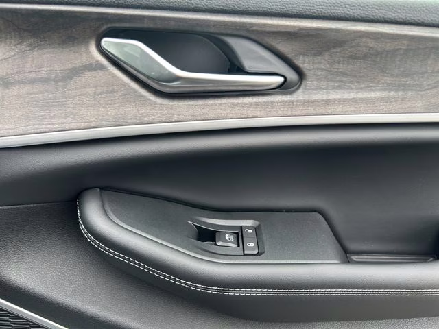 2026 Bright White Clearcoat Jeep Grand Cherokee L Limited 4X4 SUV