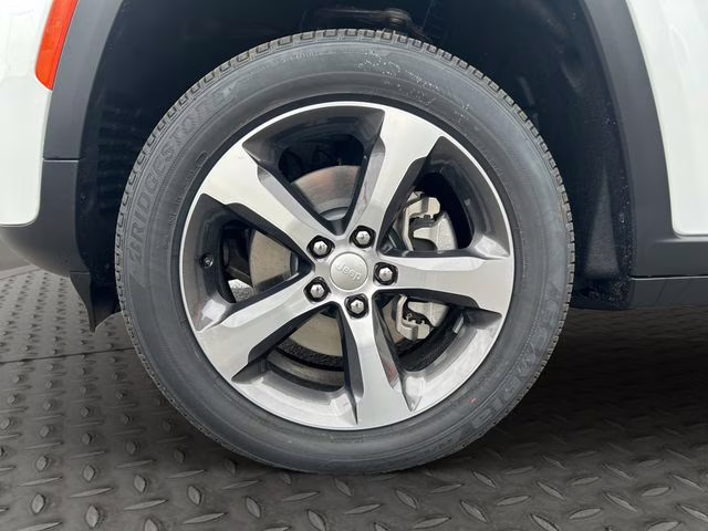 2026 Bright White Clearcoat Jeep Grand Cherokee L Limited 4X4 SUV