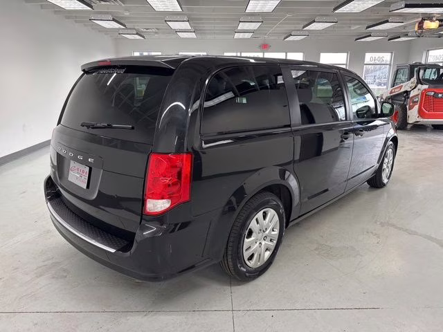 2020 Black Onyx Crystal Pearlcoat Dodge Grand Caravan SE FWD Van