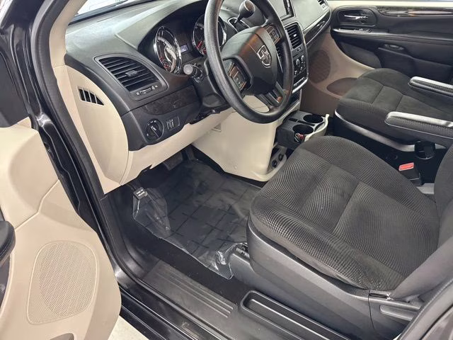 2020 Black Onyx Crystal Pearlcoat Dodge Grand Caravan SE FWD Van