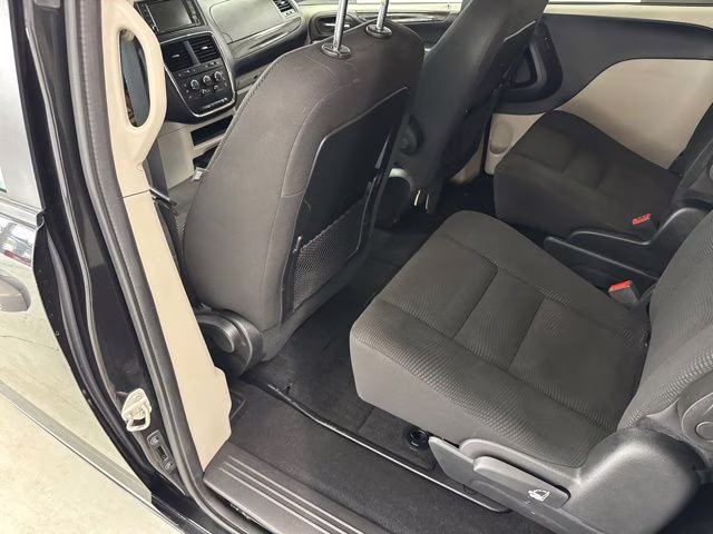 2020 Black Onyx Crystal Pearlcoat Dodge Grand Caravan SE FWD Van