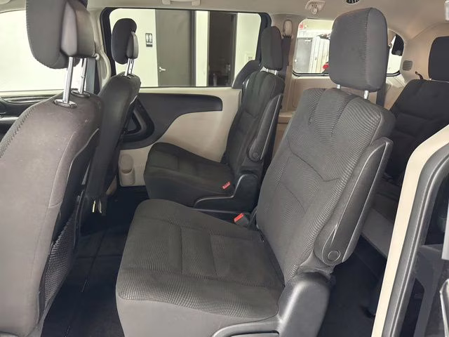 2020 Black Onyx Crystal Pearlcoat Dodge Grand Caravan SE FWD Van