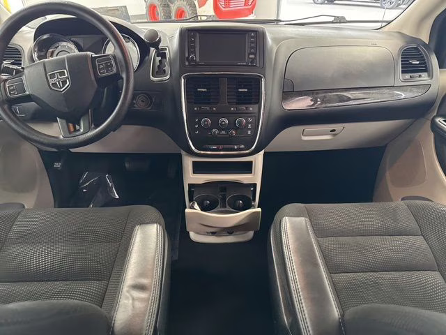 2020 Black Onyx Crystal Pearlcoat Dodge Grand Caravan SE FWD Van