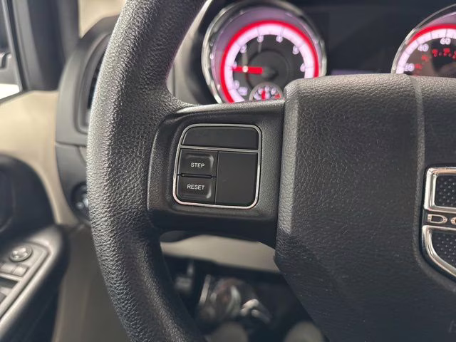 2020 Black Onyx Crystal Pearlcoat Dodge Grand Caravan SE FWD Van