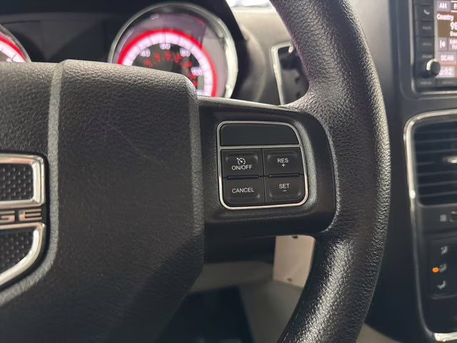 2020 Black Onyx Crystal Pearlcoat Dodge Grand Caravan SE FWD Van